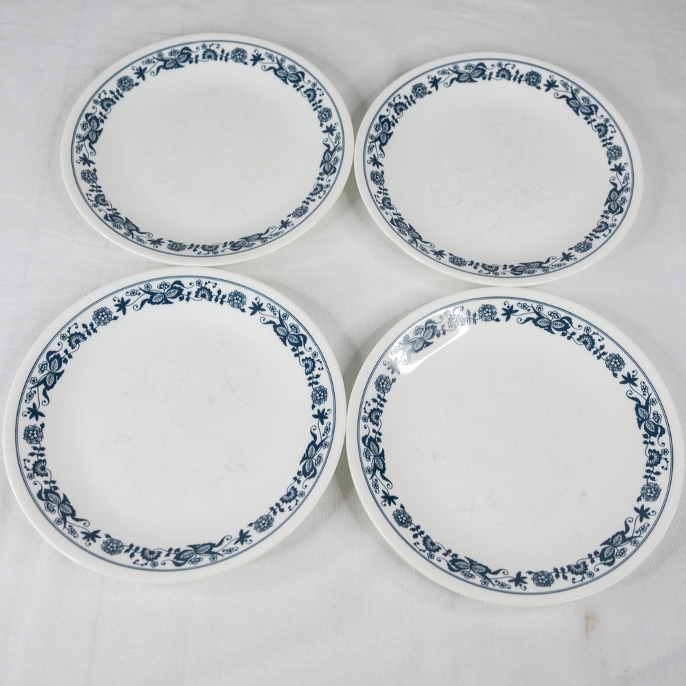 Corelle Plates 4pc Set 8.5 in White Blue Good Old Town Blue Onion Vintage Floral
